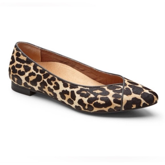 Vionic Caballo Leopard‎ Flats - Picture 1 of 5